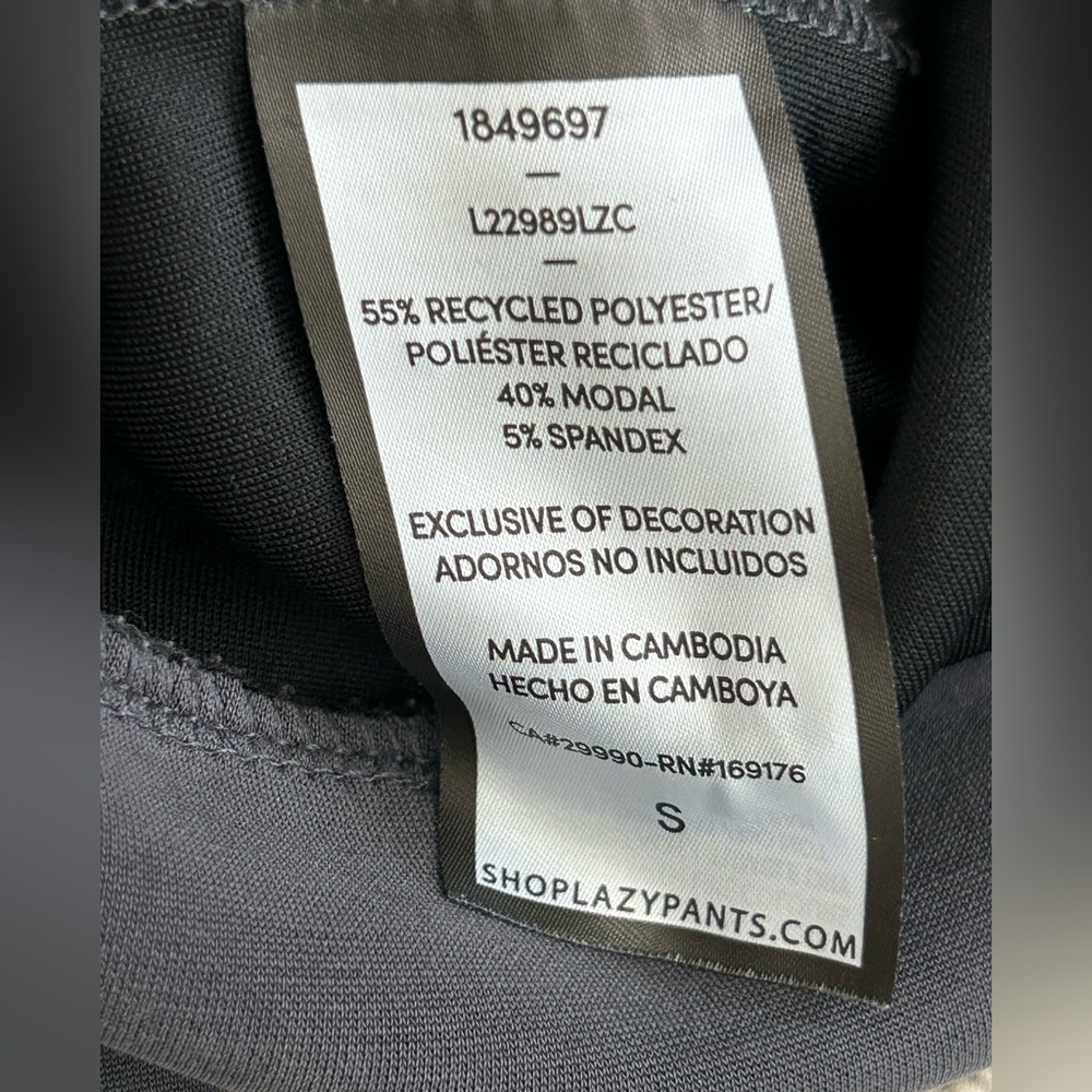 LazyPants Women's Long Sleeve Luxe Crewneck Pullover
Charcoal
Size Small - Picture 4 of 7